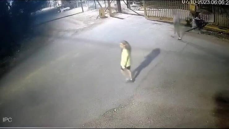 גדי חגי וג'ודי ויינשטיין יוצאים להליכה משערי הקיבוץ טרם המתקפה