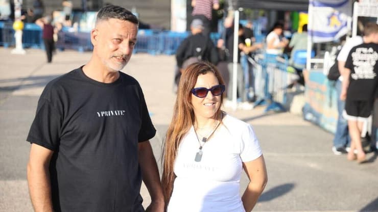 הוריו של  יונתן סמרנו