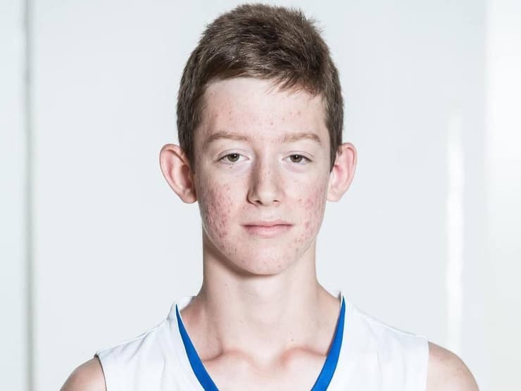 סמ"ר יואב רוור ז"ל במדי נבחרת ישראל לנוער בכדורסל