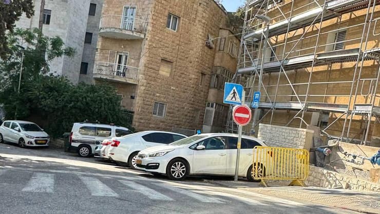 המכונית של מאבטחי רה"מ שפונצ'רה ברחוב עזה