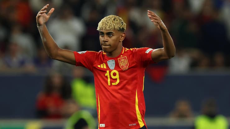 השחקן הטוב בעולם כבר בגיל 17? ימאל (צילום: Alexander Hassenstein/Getty Images) ימאל