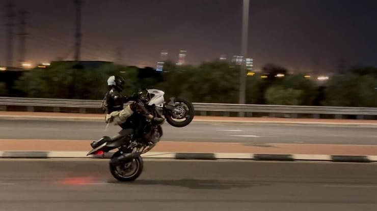 מרוצי מכוניות ואופנועים לא חוקיים באשדוד