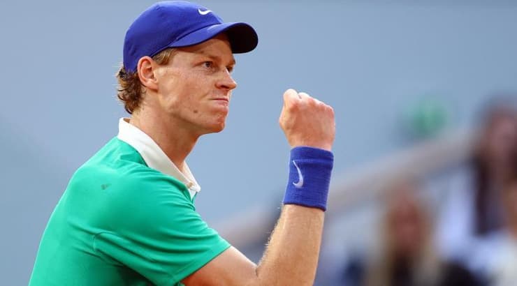 יאניק סינר מרוצה