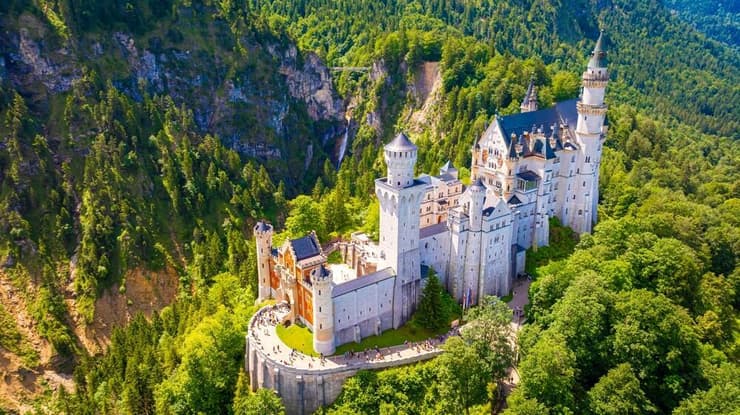 טירת נוישוונשטיין, גרמניה