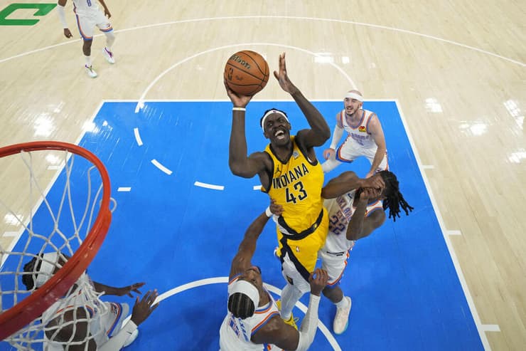 השתלט על המשחק בדקות ההכרעה. סיאקם (צילום: Kyle Terada-Imagn Images) השתלט על המשחק בדקות ההכרעה. סיאקם