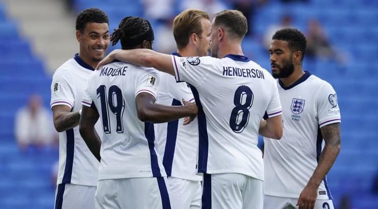 שחקני אנגליה חוגגים (IMAGO) שחקני אנגליה חוגגים