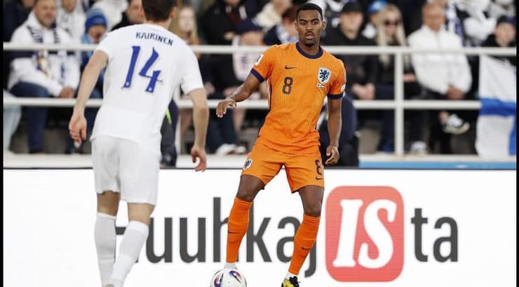 ראיין חראפנבך עם הכדור