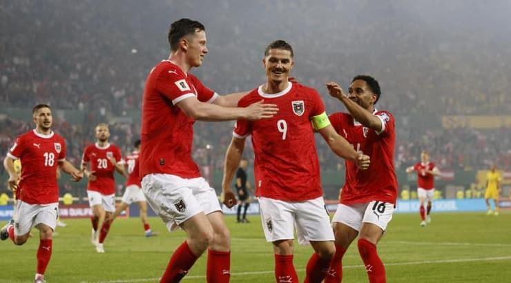 מרסל סביצר חוגג עם רומנו שמיד