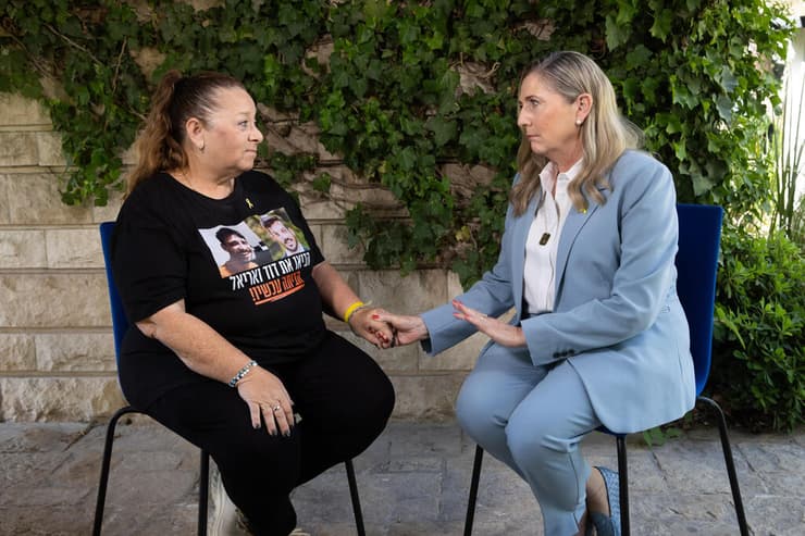 מיכל הרצוג עם סילביה קוניו