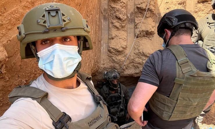 הכתב רוני גרין שאולוב בבית החולים האירופי בחאן יונס ברצועת עזה