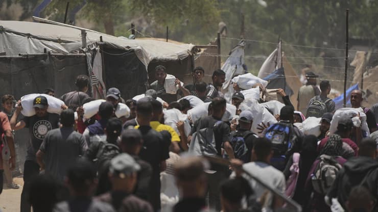 חלוקת סיוע הומניטרי ברפיח