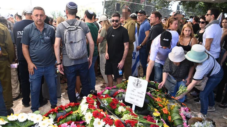 הלווייתו של סמ״ר יואב רוור בבית העלמין האזרחי שדה ורבורג