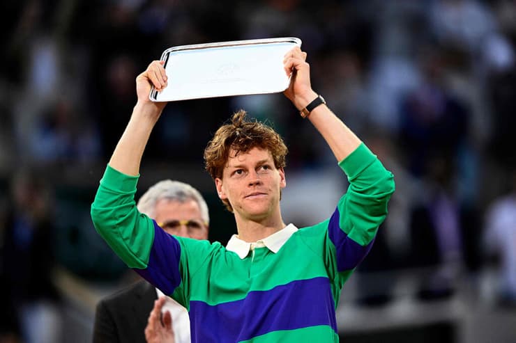 סינר עם צלחת הניחומים