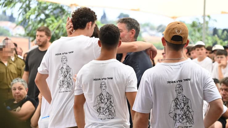 הלווייתו של סמ״ר יואב רוור בבית העלמין האזרחי שדה ורבורג