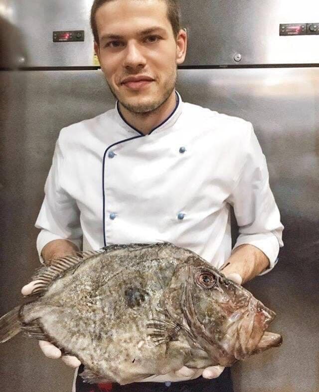 צבי-הירש (גרישה) זוורגזדה בעבודתו כטבח צבי-הירש (גרישה) זוורגזדה בעבודתו כטבח