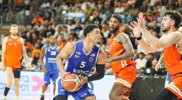 אייזיאה אייזנדורף (שחר גרוס) אייזיאה אייזנדורף