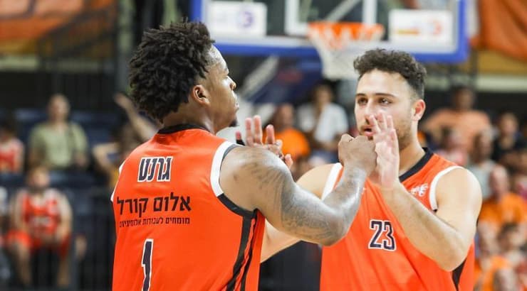 קווה גרנט ואופק גול (שחר גרוס) קווה גרנט ואופק גול