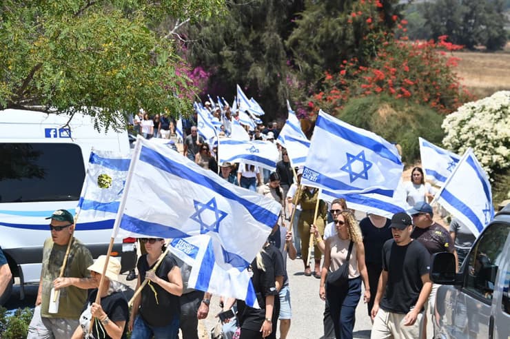 הלווייתו של סמ״ר יואב רוור בבית העלמין האזרחי שדה ורבורג