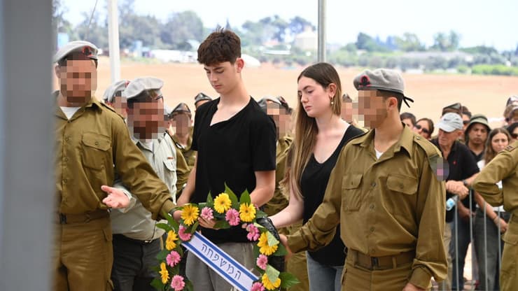 הלווייתו של סמ״ר יואב רוור בבית העלמין האזרחי שדה ורבורג