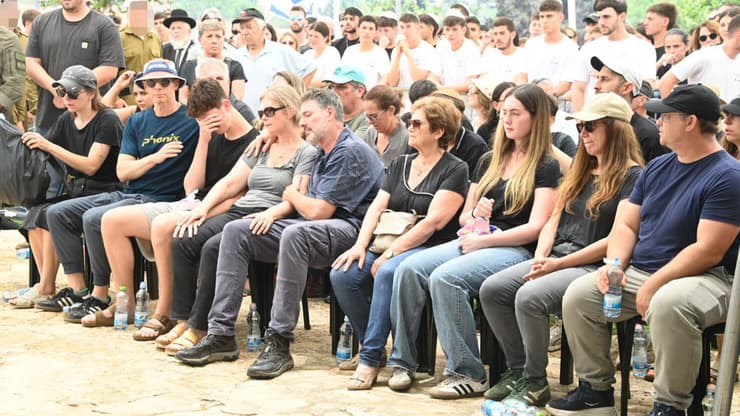 הלווייתו של סמ״ר יואב רוור בבית העלמין האזרחי שדה ורבורג