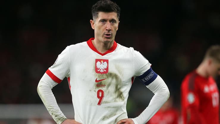 הציב אולטימטום. לבנדובסקי