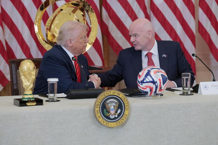 שנה למונדיאל. הנשיא טראמפ ונשיא פיפ"א אינפנטינו