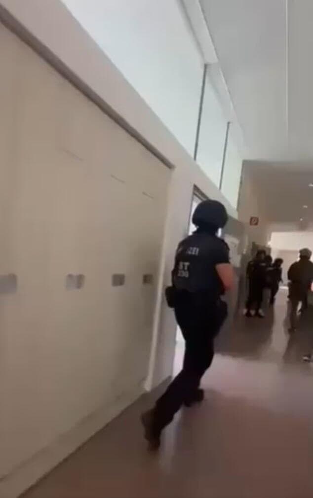 אוסטריה אירוע ירי בית ספר גראץ לפחות 8 נרצחים כוחות הביטחון