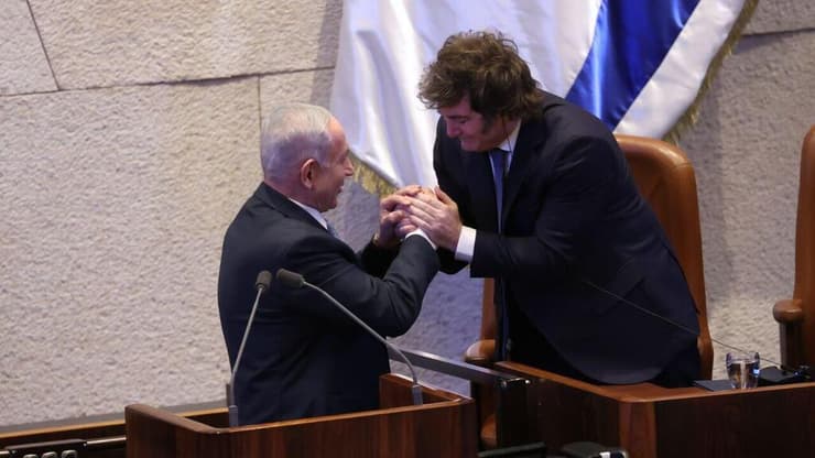 נשיא ארגנטינה חביאר מיליי וראש הממשלה בנימין נתניהו במליאת הכנסת