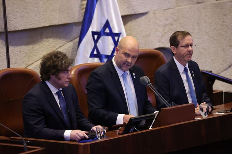 אוחנה. אישור חריג (צילום: אלכס קולומויסקי) נשיא ארגנטינה חביאר מיליי מבקר בכנסת בירושלים