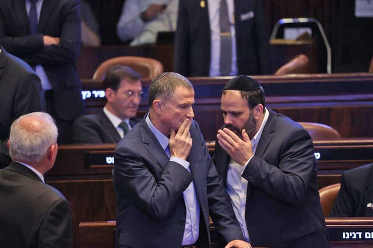 יולי אדלשטיין בכנסת (צילום: אלכס קולומויסקי) נשיא ארגנטינה חביאר מיליי מבקר בכנסת בירושלים