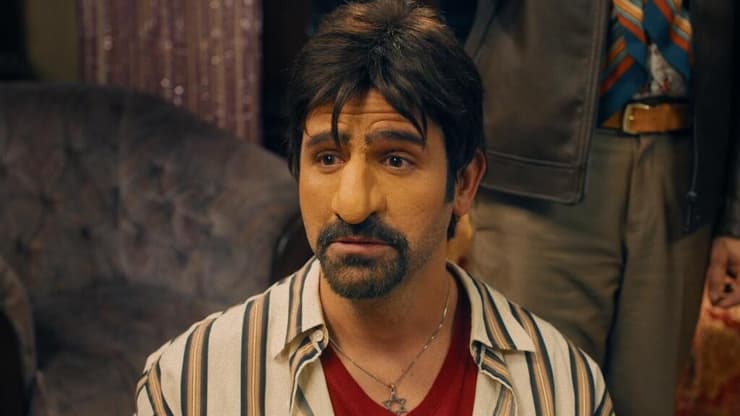 האם יוצרי הסרט מאמינים שההומור הזה עובד? מתוך "החתונה - ההילולה 2" (צילום: אוריאל סיני, באדיבות סרטי יונייטד קינג) מתוך "החתונה - ההילולה 2"