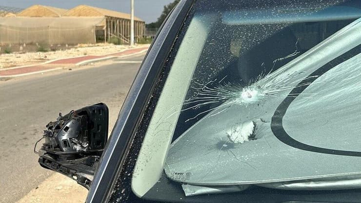 רכב שנפגע במושב, 7 באוקטובר מהלחימה ושדה הקרב במושב פרי גן