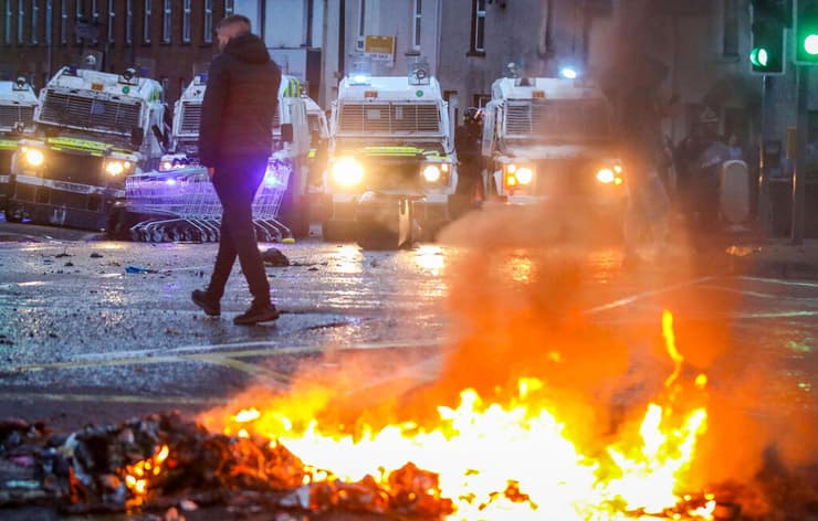 צפון אירלנד מהומות בלימינה