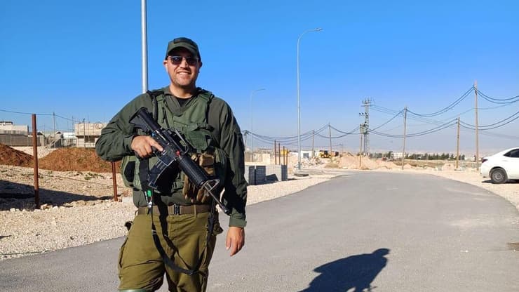 "קיוויתי שאשתי לא תתמודד לבד עם הילדים בקיץ". סמ"ר במיל' שרגא סמ"ר במיל שרגא