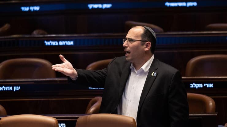 דורש את נוכחות היועמ"שית, שעד כה שלחה נציג מטעמה. רוטמן (צילום: אלכס קולומויסקי) הצבעות להצעת חוק פיזור הכנסת במליאה
