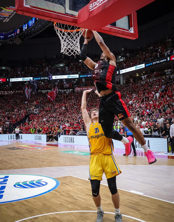 שלח את המשחק להארכה והיה פשוט נפלא. ג'סטין סמית' (צילום: עוז מועלם) שחקן הפועל ירושלים ג'סטין סמית'