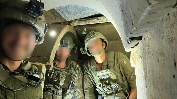 סגן א', קצין ביחידת יהל"ם שאיבד את ידו בעזה וממשיך לנגן בפסנתר