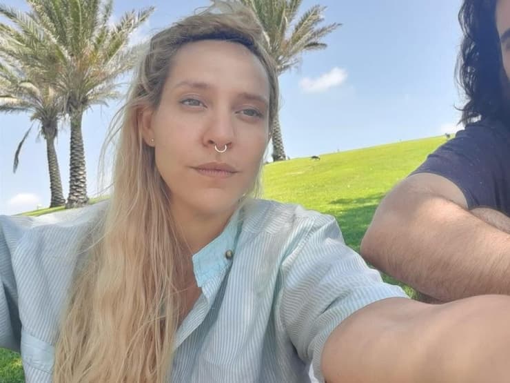 מעיין איזנר, הגישה את התביעה נגד אל על