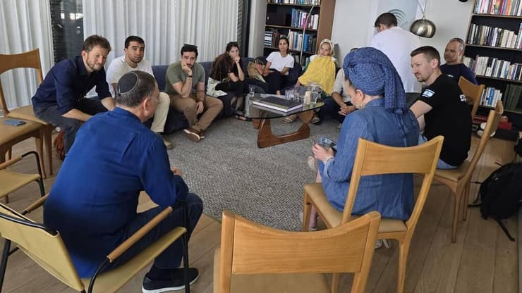 ראשי ארגוני המילואים בפגישה עם ח"כ יולי אדלשטיין בביתו