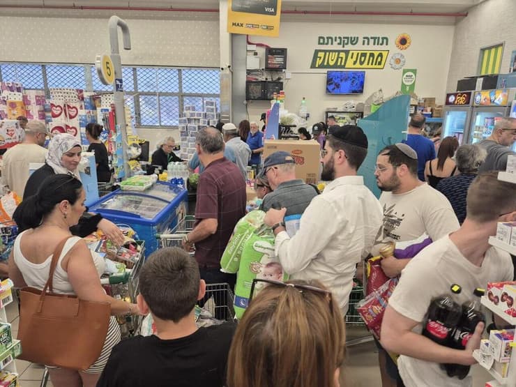 התורים הארוכים במחסני להב בב"ש