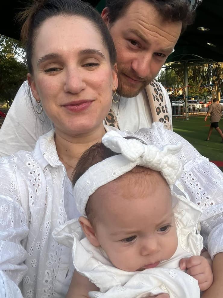 הדס, אוהד ומיקה הקטנה. "לא ניקח סיכון" הדס, אוהד וביתם מיקה