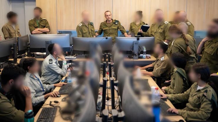 ראש אגף המודיעין שלומי בינדר בזמן התקיפה באיראן