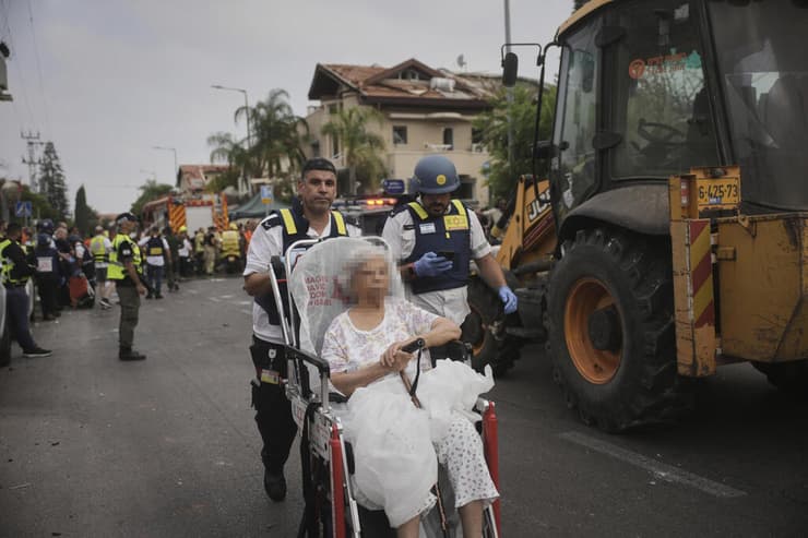 צילום: AP Photo/Ohad Zwigenberg פגיעה ישירה במרכז