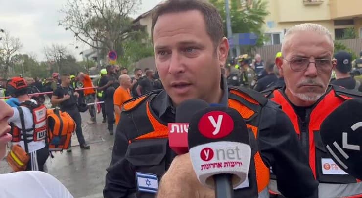 רז קינסטליך, ראש העיר ראשון לציון בזירת הפגיעה הישירה