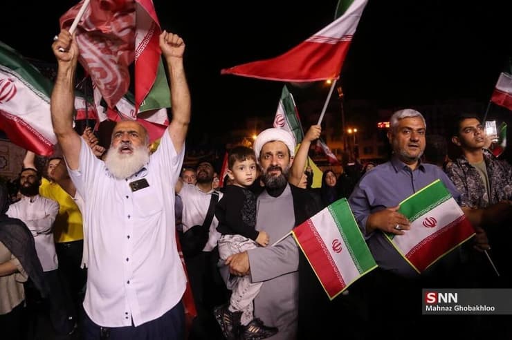 תושבי טהרן מתאספים לתמיכה במבצע "הבטחה אמיתית 3"