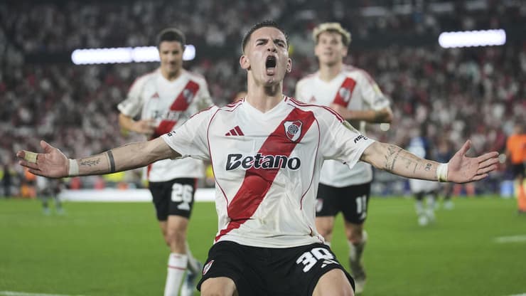 כישרון ענק. מסטנטואונו (צילום:AP Photo/Gustavo Garello) פרנקו מסטנטואונו