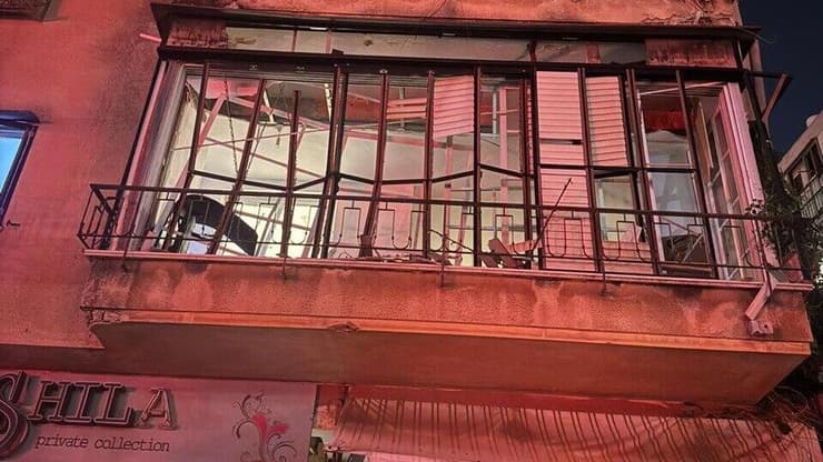 דירה שניזוקה כתוצאה מפגיעה ישירה ברמת גן