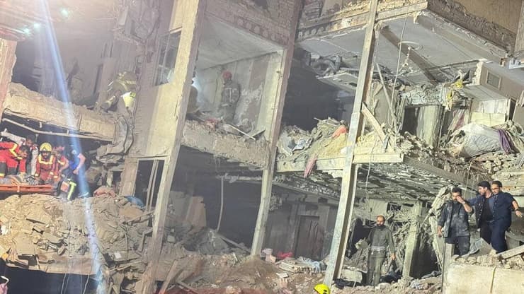 בניין שהותקף בשכונת נרמק בטהרן