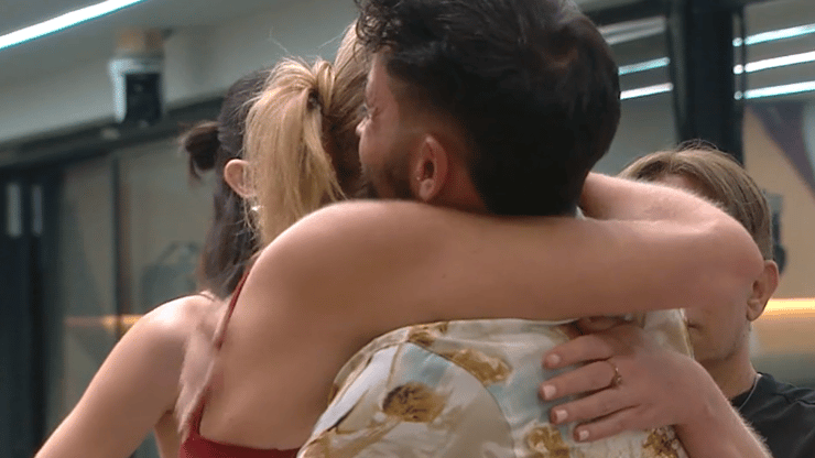 לא נורמלי, ואנחנו צריכים להיישיר לזה מבט - גם אם טל יזכה לעוד כמה ימי חסד בבית. מתוך "האח הגדול" (צילום: רשת 13) מתוך "האח הגדול"