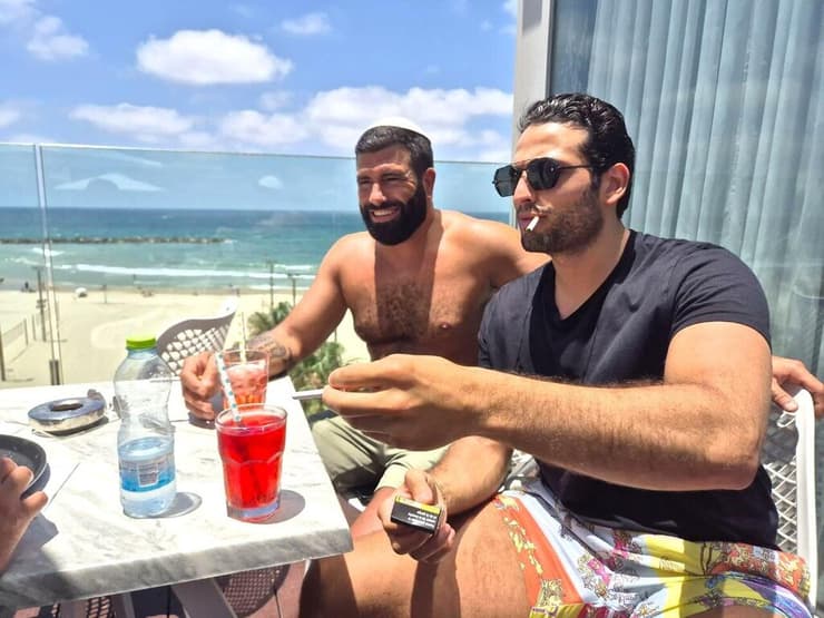 תיירים צרפתים בתל אביב